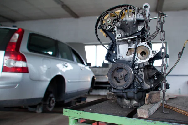 Внутри Гаража Вид Двигатель Автомобиля — стоковое фото