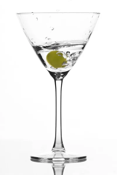 Cocktailglas Isoliert Vor Weißem Hintergrund Mit Grünen Trauben — Stockfoto