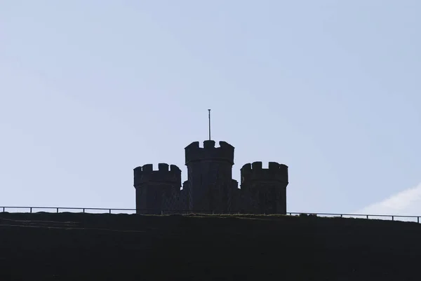 Arundel城堡附近的门楼轮廓 西苏塞克斯英国 — 图库照片
