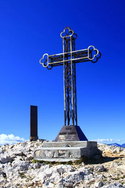 Cruz Cumbre Sobre Punta Telegrafo 2200M Monte Baldo Lago Garda — Foto de Stock