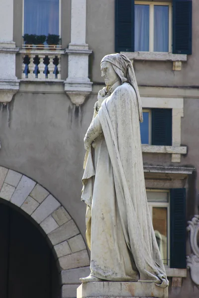 Monument Dante Alighieri 1265 1321 Piazza Dei Signori Verona Italy — Stock Photo, Image