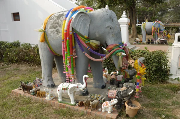 Elephant Sculptures Thanon Thon Ayutthaya — Stock Photo, Image