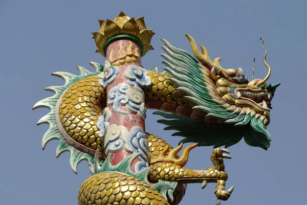 Columna Dragón Frente Templo Chino Bangkok Thailand —  Fotos de Stock