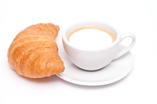 Croissant Uma Xícara Cappuccino Contra Fundo Branco — Fotografia de Stock