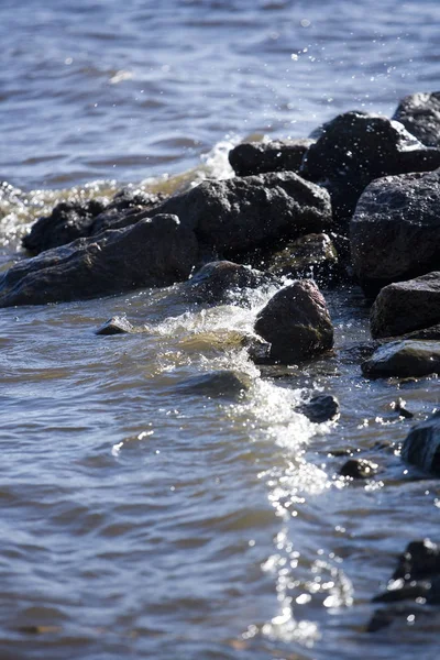 Côte Rocheuse Avec Eau Mouvante — Photo