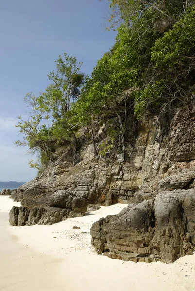 Rocky Coast Koh Mai Phai Thailand — Stock Photo, Image