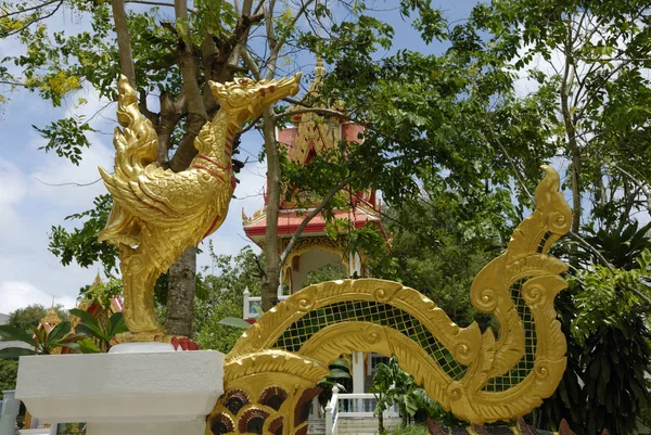 Mitikus Figurák Előtt Wat Khun Chi Phuket Város Phuket Thaiföld — Stock Fotó