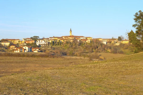 Landschaft Einer Kleinen Stadt Auf Einem Hügel — Stockfoto