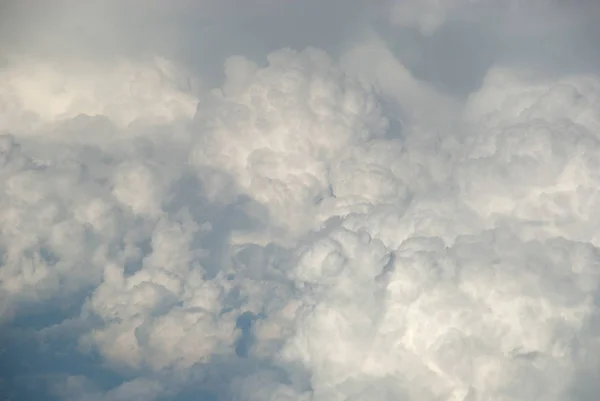 Felhőkkel Atmoszférával — Stock Fotó