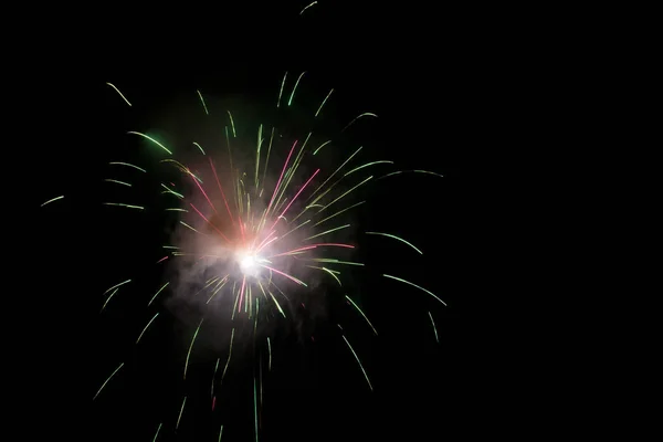 Fogos Artifício Pirotécnicos Céu Noturno Festa — Fotografia de Stock