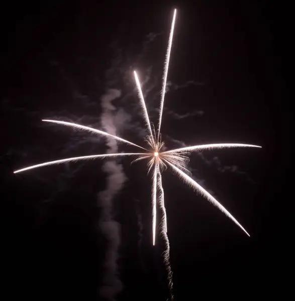 Взрыв Фейерверков Сверкающие Искры — стоковое фото