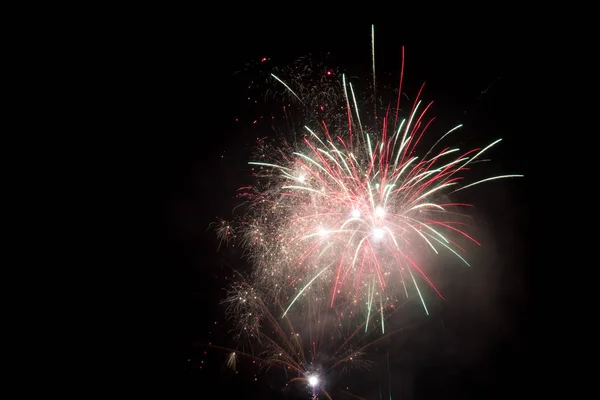 Feuerwerk Explodiert Glitzernde Funken — Stockfoto