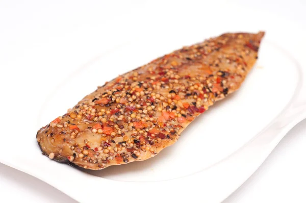 Gerookte Makreel Met Peper Een Bord — Stockfoto