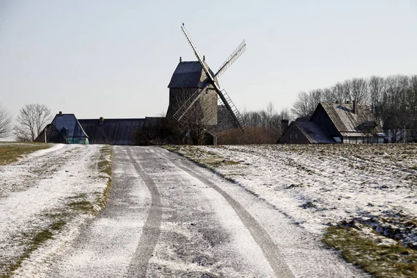 冬天的摇杆风车 — 图库照片