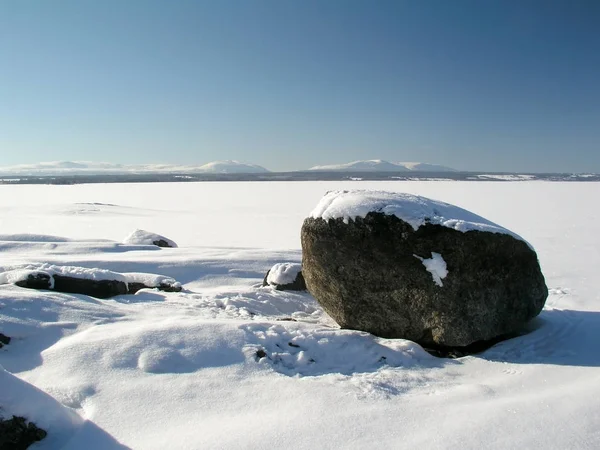 Kış Manzara Mavi Gökyüzü Donmuş Göl — Stok fotoğraf