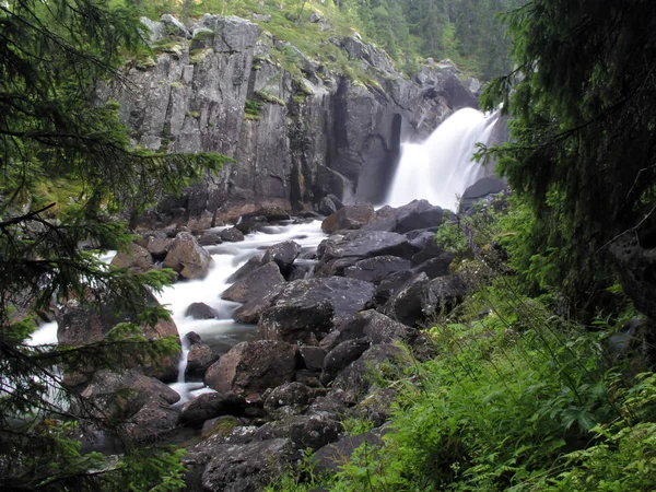 Paesaggio Naturale Del Torrente Montagna — Foto Stock