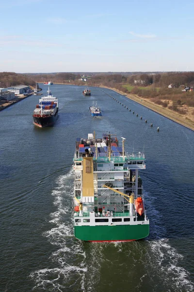 Pengiriman Kontainer Kapal Kargo Transportasi Air Untuk Pengiriman — Stok Foto