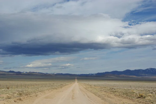 Dirt Road Vast Nevada Desert Snowy Mountain Ranges — Stock Photo, Image