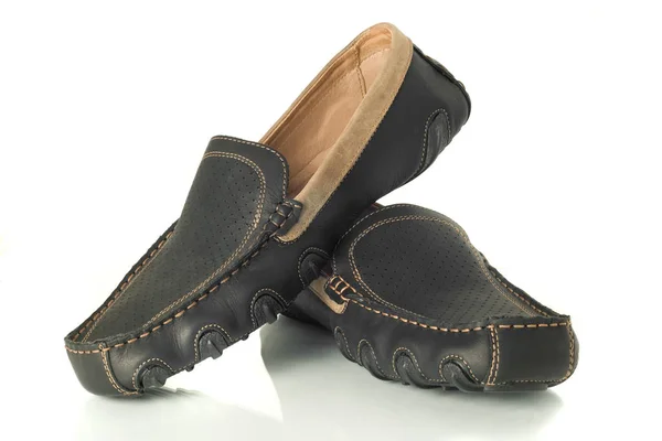 Пара Сучасних Чорних Чоловічого Взуття Мокасини Над Білим — стокове фото