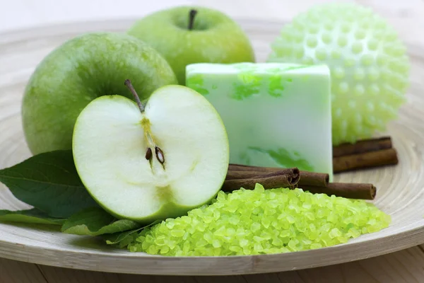 Aromatisches Apfelbad Ein Stück Seife Badesalz Frische Äpfel — Stockfoto