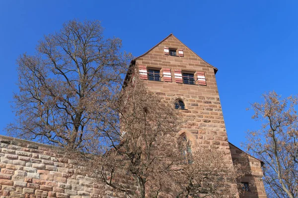 Malowniczy Widok Majestatycznej Średniowiecznej Architektury Zamku — Zdjęcie stockowe