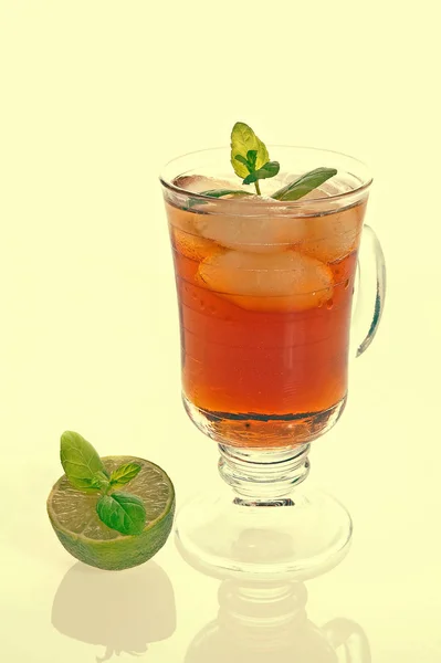 Chá Gelado Com Limão Folhas Hortelã — Fotografia de Stock