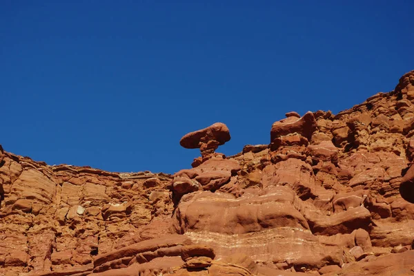 Bisarra Röda Klippformationer Intensiv Blå Himmel Nära Hurra Pass Moab — Stockfoto