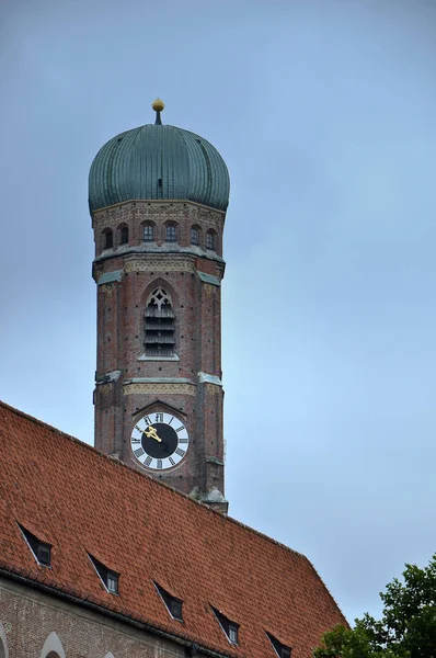 在穆尼奇的Frauenkirche的北塔 无法爬上 — 图库照片