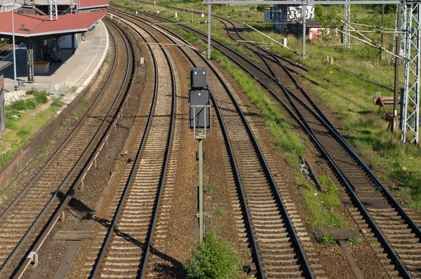 Sahada Boş Tren Rayları — Stok fotoğraf