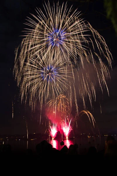 Feux Artifice Sur Lac — Photo