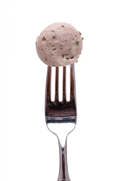 Garfo Isolado Branco Com Salsicha Branca Com Ervas — Fotografia de Stock