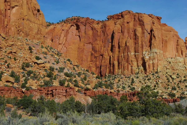 Röd Bergvägg Och Formationer Burr Trail Road Utah — Stockfoto