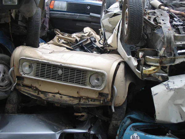 Stary Samochód Garażu — Zdjęcie stockowe