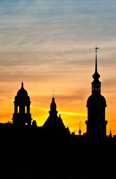 Vista Una Puesta Sol Sobre Los Campanarios Dresde — Foto de Stock