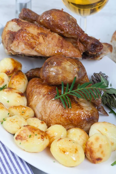 Tasty Chicken Roasted Potatoes — Stock Photo, Image