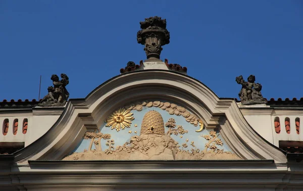 Dom Szczyty Pradze — Zdjęcie stockowe