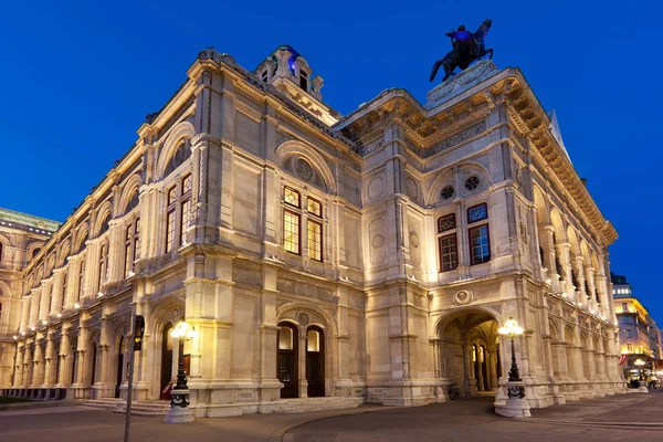 Vienna State Opera Escena Nocturna Edificio Histórico Punto Referencia —  Fotos de Stock