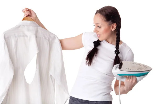 Mujer Joven Con Camisa Plancha Sobre Fondo Blanco Servicio Limpieza — Foto de Stock