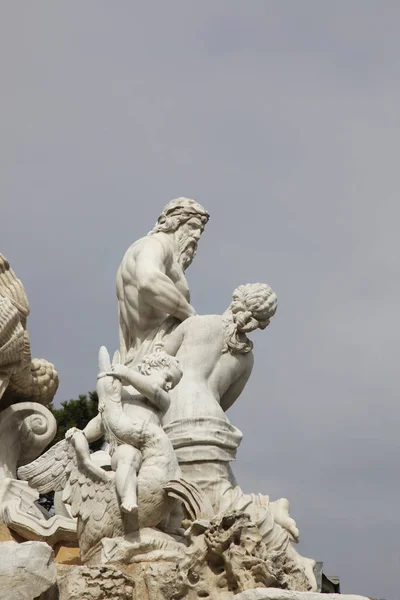 Neptune Fontaine Schonbrunn Palais Vienne — Photo