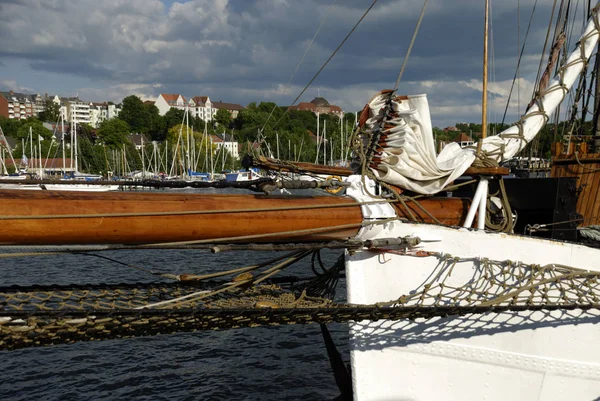 Segelschiff Boot Wasser Transport Von Wasserfahrzeugen — Stockfoto