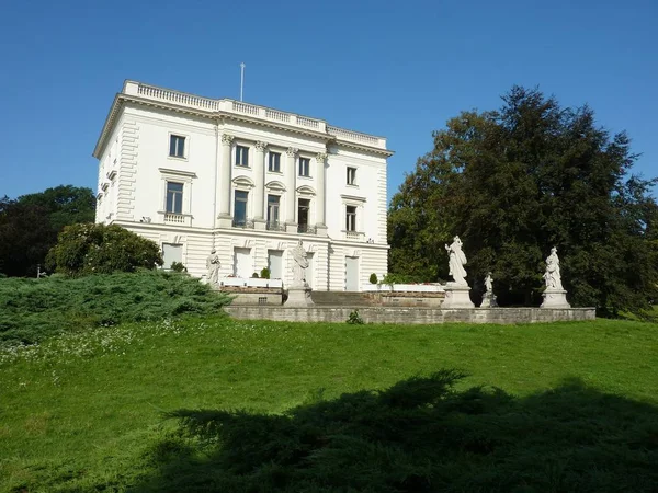 Sommerliches Weißes Haus Agra Park Markkleeberg — Stockfoto