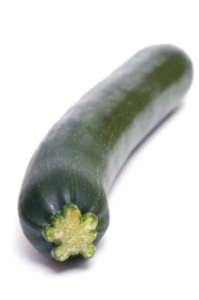 Grön Zucchini Vertikalt Vit Bakgrund — Stockfoto