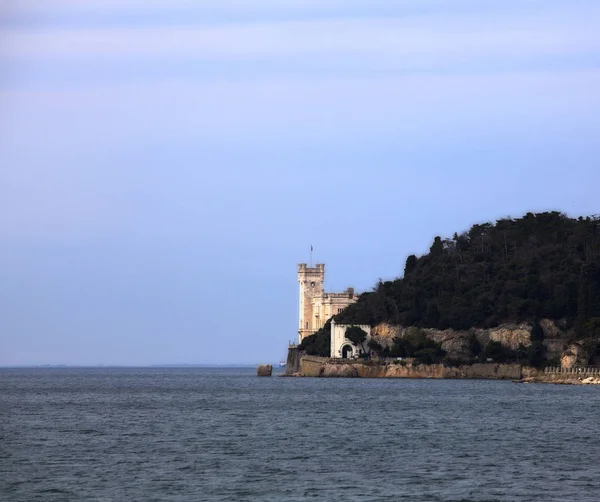 Görünüm Miramare Kalesi Trieste Talya — Stok fotoğraf