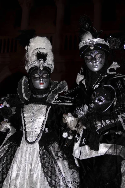Maschere Carnevale Venezia — Foto Editoriale Stock © PantherMediaSeller  #332350880