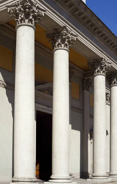 Kolumner För Luigi Kyrka Milano Italien — Stockfoto