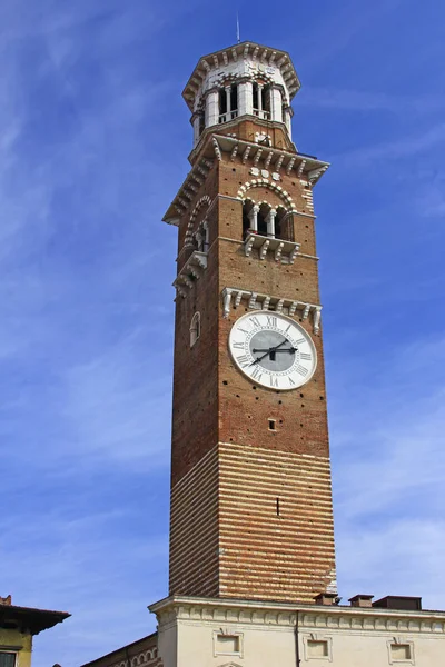 Torre Lamberti Στην Piazza Delle Erbe Στη Βερόνα Ιταλία — Φωτογραφία Αρχείου