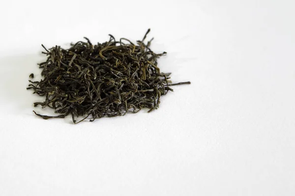 Nahaufnahme Eines Haufens Trockener Grüner Teeblätter — Stockfoto