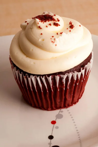 Cupcake Red Volt Στο Παρασκήνιο Κοντινό — Φωτογραφία Αρχείου