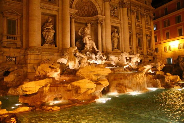 Fuente Trevi Roma Una Noche Primavera — Foto de Stock