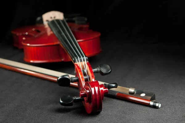 Красива Скрипка Лук Темному Фоні — стокове фото